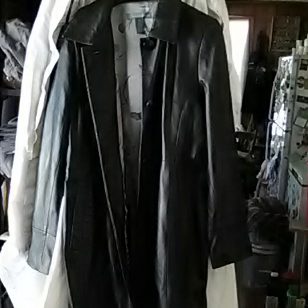 Hillard & Hanson leather jacket.